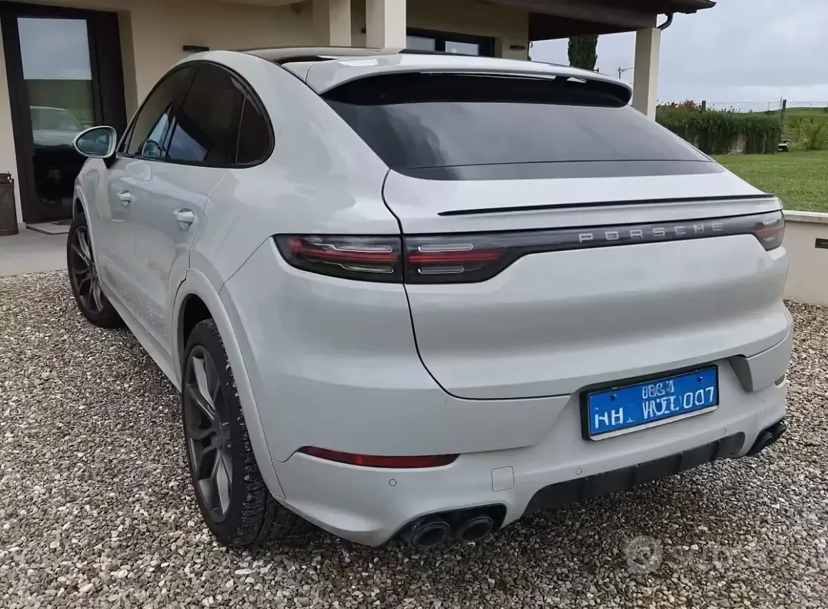 Usata Porsche Cayenne Platinum Edition 340 CV (250 kW) 2022 Grigio SUV