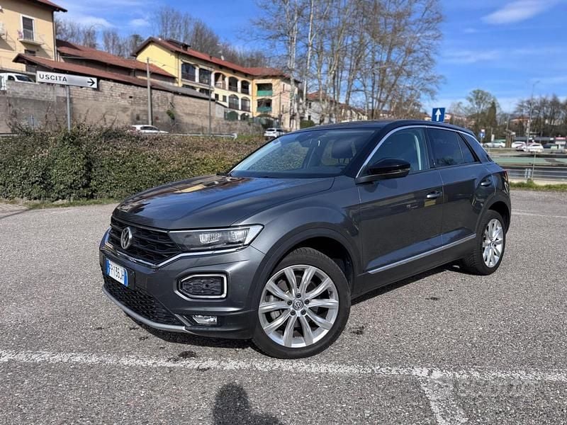 Usata VW T-Roc 150 CV (110 kW) 2018 Grigio SUV