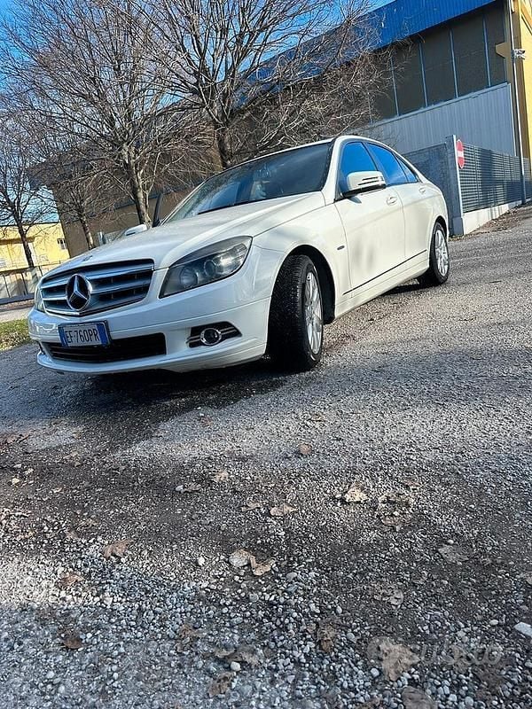 Usata Mercedes C200 136 CV (100 kW) 2010 Bianco Berlina
