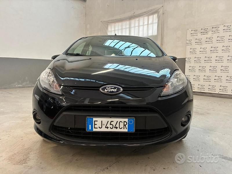 Usata Ford Fiesta 70 CV (51 kW) 2011 Nero Utilitaria