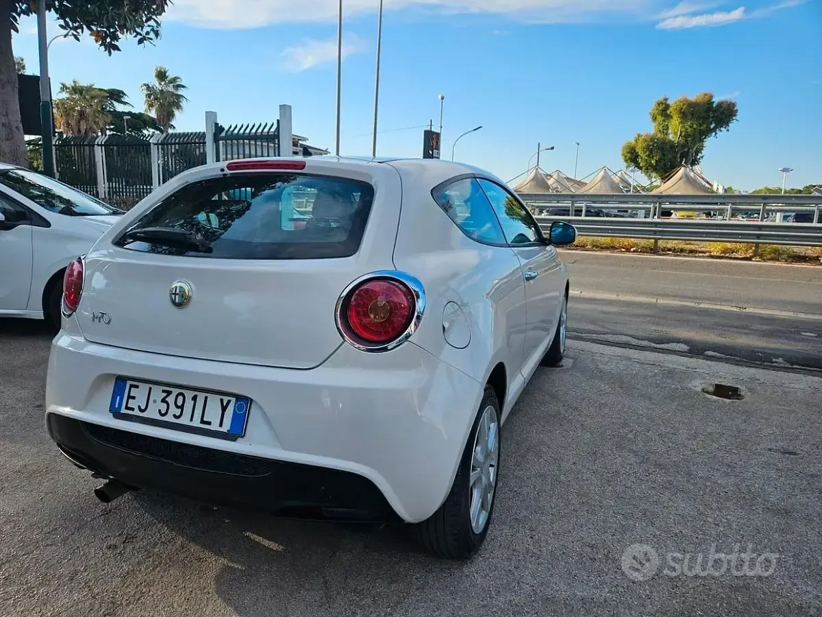 Usata Alfa Romeo MiTo Distinctive 95 CV (69 kW) 2011 Bianco Utilitaria