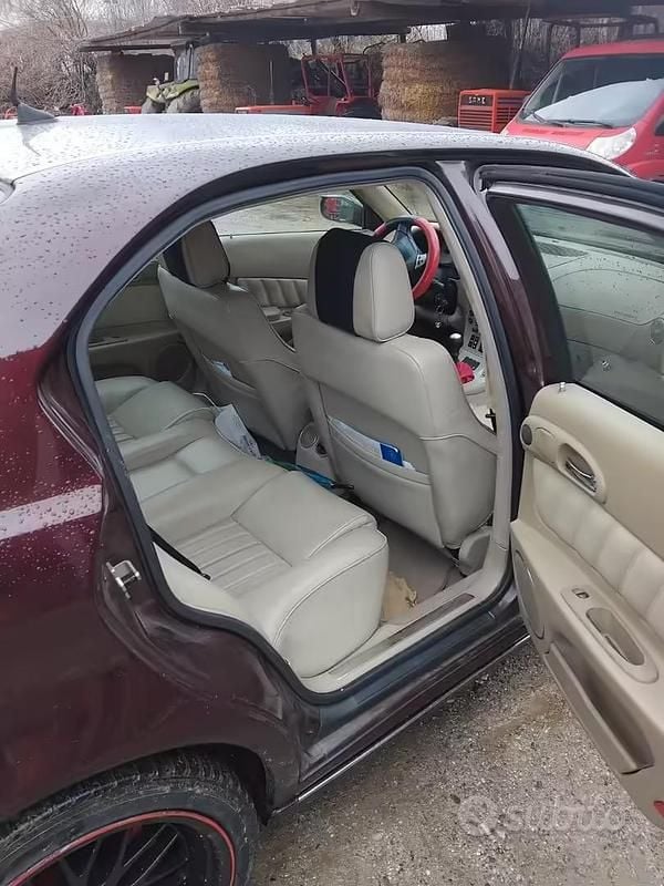 Usata Alfa Romeo 166 150 CV (110 kW) 2004 Rosso Berlina