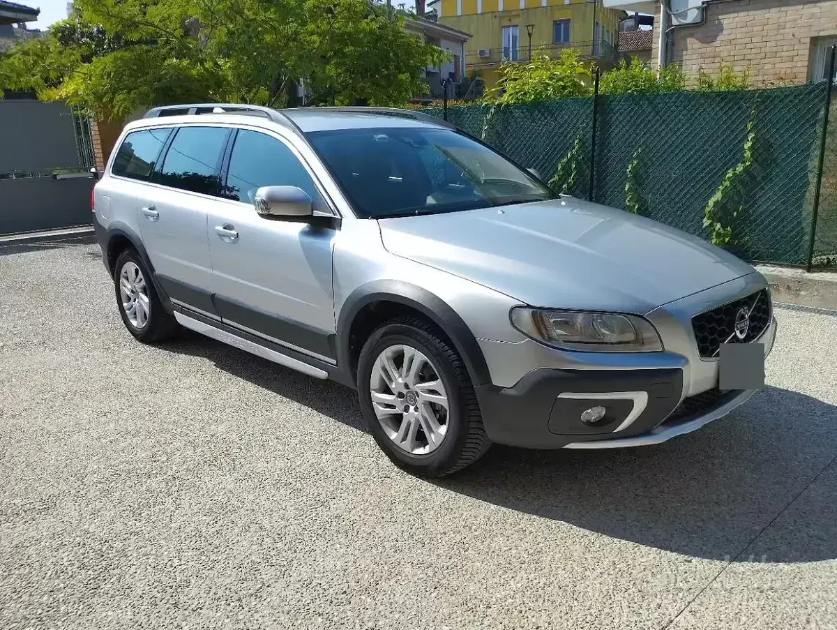 Usata Volvo XC70 181 CV (133 kW) 2016 Grigio Station wagon