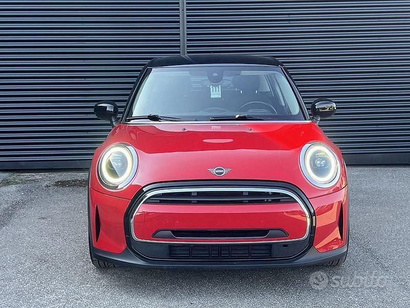 Begagnad Mini Cooper Business 136 HK (100 kW) 2023 Silver Halvkombi