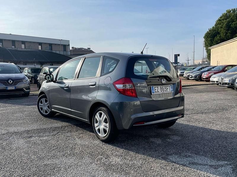 Usata Honda Jazz Trend 90 CV (66 kW) 2015 Grigio Utilitaria