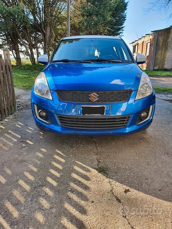 Usata Suzuki Swift 2015 Blu Utilitaria