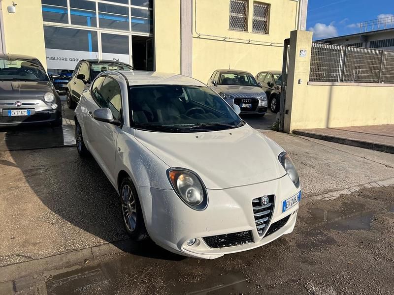 Bianco Usata 2014 Alfa Romeo MiTo Due volumi | 3800 € (Ottimo prezzo) - Immagine 1/4