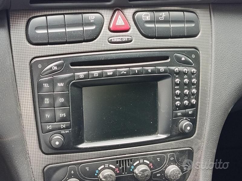 Usata Mercedes 220 Avantgarde 125 CV (91 kW) 2002 Grigio Berlina