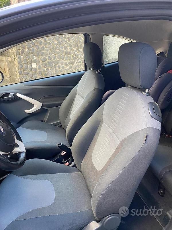 Usata Ford Ka 69 CV (50 kW) 2014 Grigio Berlina