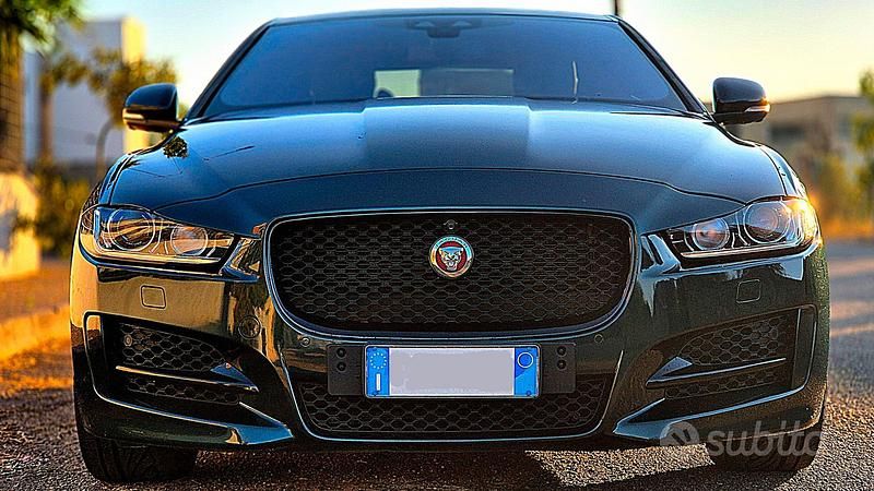 Usata Jaguar XE R-Sport 180 CV (132 kW) 2016 Verde Berlina