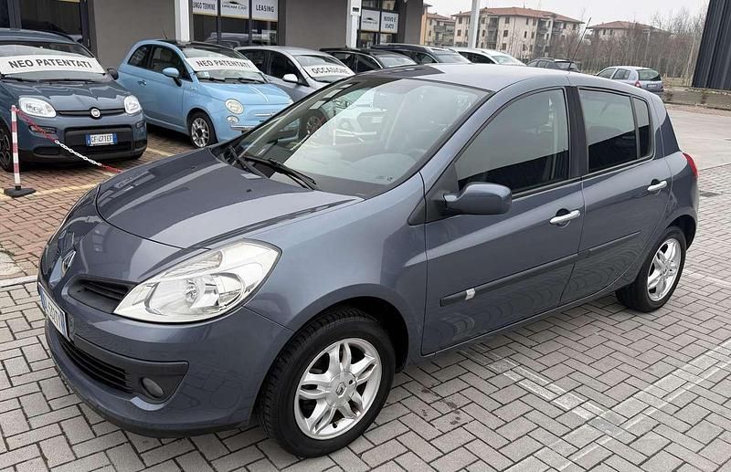 Usata Renault Clio II LE 75 CV (55 kW) 2008 Other Berlina