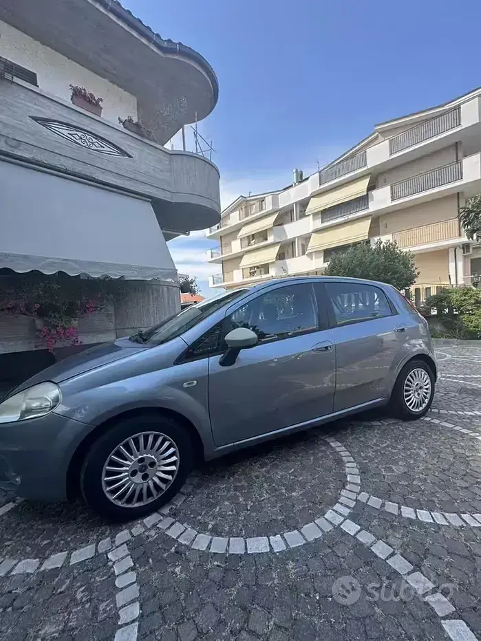 Usata Fiat Grande Punto 90 CV (66 kW) 2006 Grigio Utilitaria