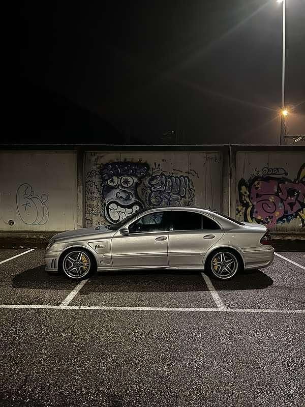 Usata 2005 Mercedes E55 AMG AMG Tre volumi | 30.000 € - Immagine 1/4