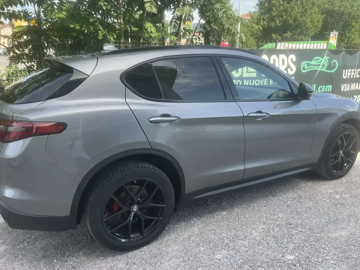 Usata Alfa Romeo Stelvio Ti 209 CV (153 kW) 2019 Grigio SUV