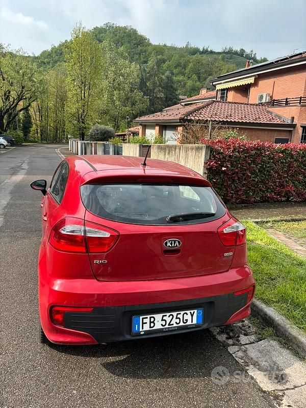 Usata Kia Rio Active 75 CV (55 kW) 2016 Utilitaria