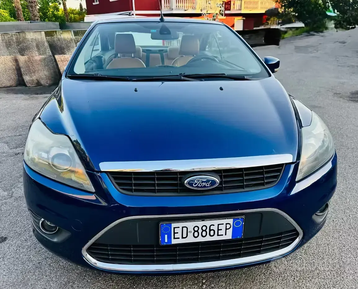 Usata Ford Focus Cabriolet 136 CV (100 kW) 2010 Blu Cabrio