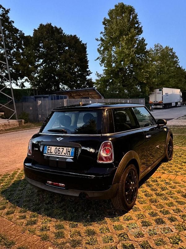 Usata Mini ONE 75 CV (55 kW) 2012 Nero Utilitaria