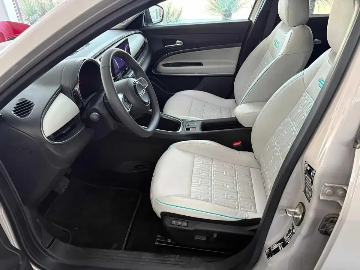 Usata Fiat 600E La Prima 114 kW (156 CV) 2025 Beige SUV