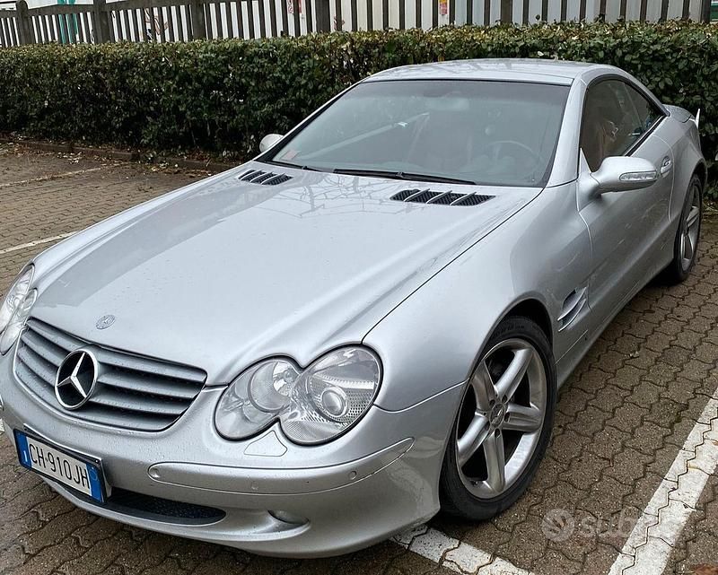 Usata Mercedes SL350 245 CV (180 kW) 2003 Grigio Cabrio