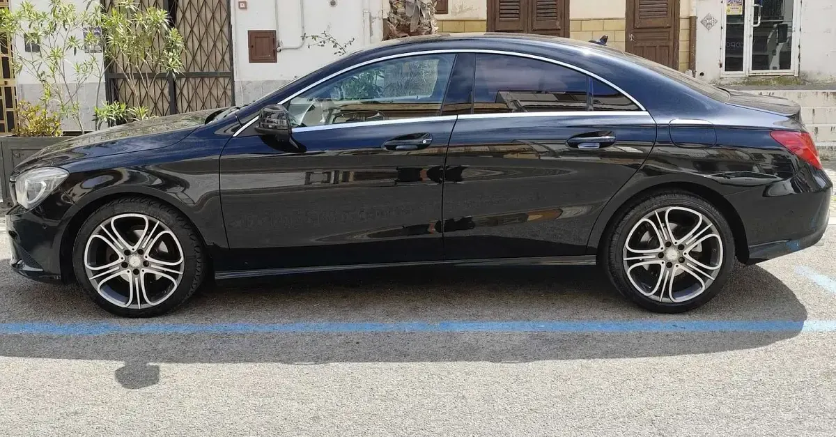 Usata Mercedes CLA200 Business 136 CV (100 kW) 2015 Nero Berlina