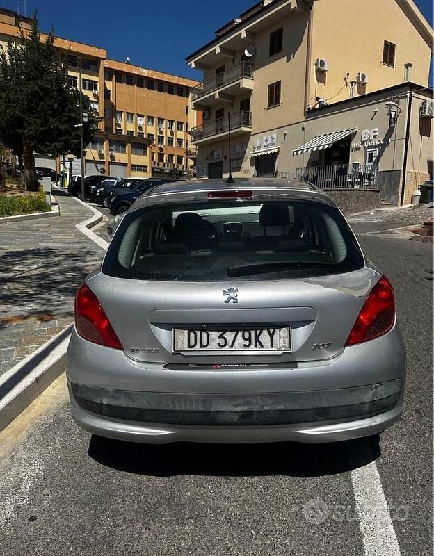 Usata Peugeot 207 70 CV (51 kW) 2010 Grigio Utilitaria