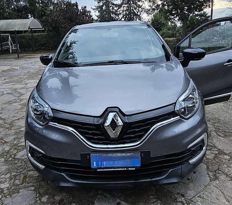 Usata Renault Captur 95 CV (69 kW) 2019 Grigio SUV