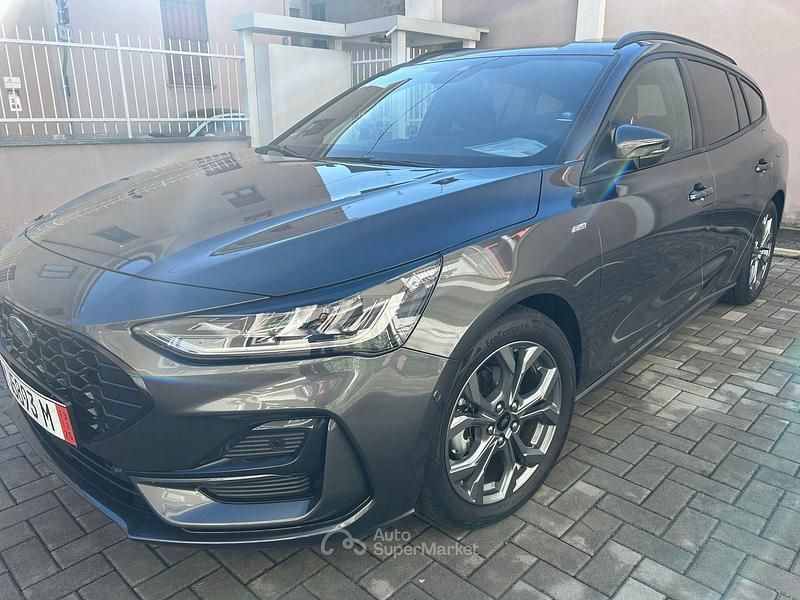 Usata Ford Focus ST-Line 125 CV (91 kW) 2025 Gray Station wagon