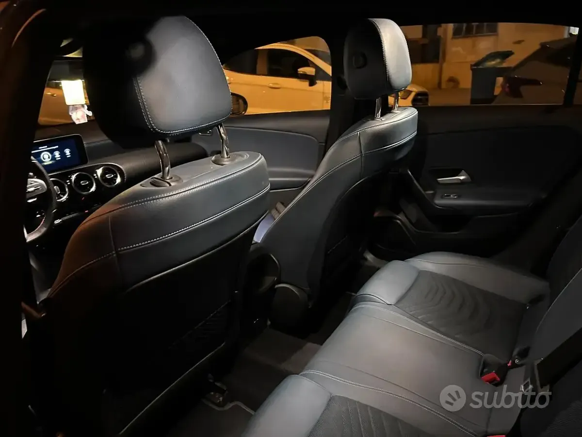 Begagnad Mercedes A180 136 HK (100 kW) 2021 Grå Sedan