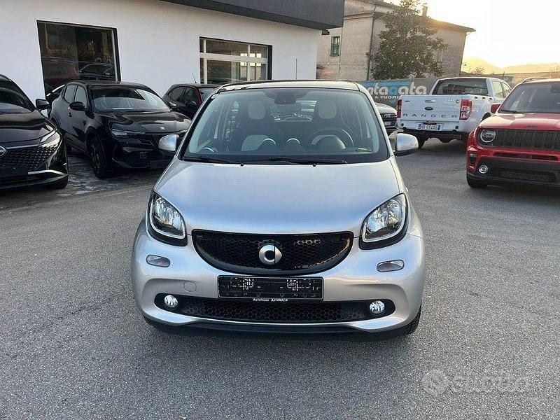 Usata Smart ForFour Passion 71 CV (52 kW) 2015 Giallo Utilitaria