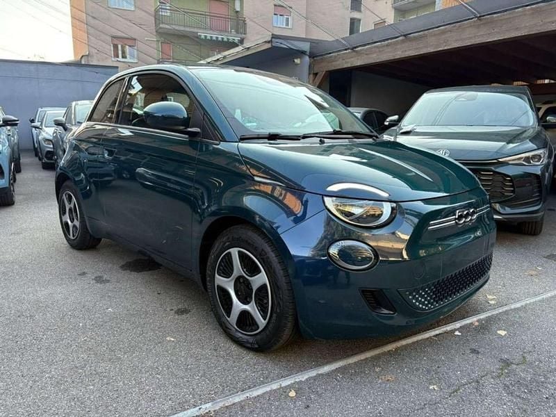 Second-hand Fiat 500e 42 kW (58 CP) 2022 Albastru Berlinǎ