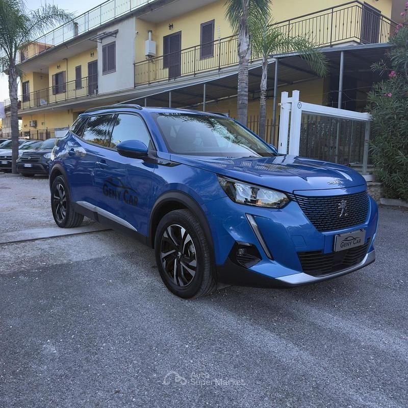 Usata Peugeot e-2008 Allure 56 kW (77 CV) 2021 Blu SUV
