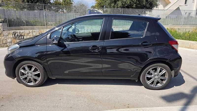 Usata Toyota Yaris Active 90 CV (66 kW) 2012 Utilitaria