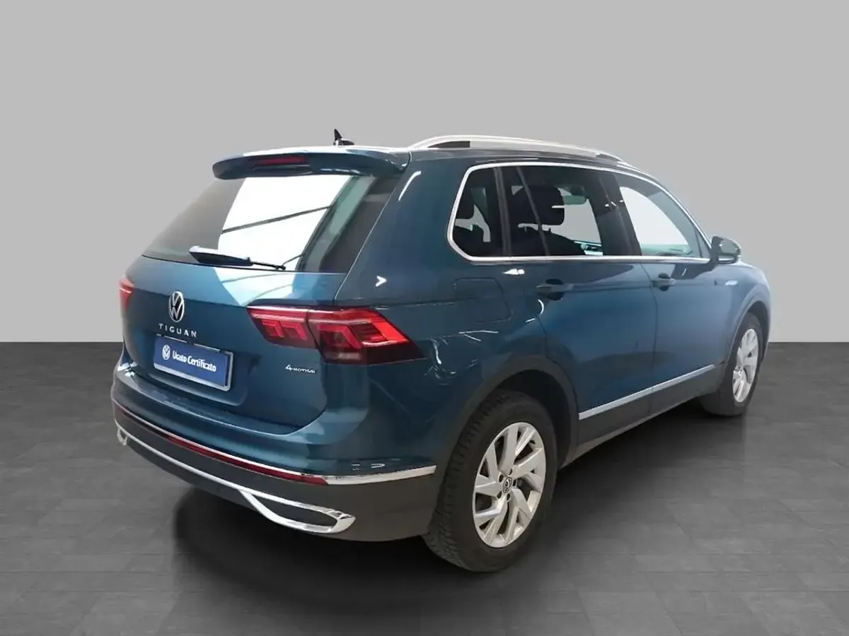 Usata VW Tiguan Elegance 150 CV (110 kW) 2021 Night shade blue SUV