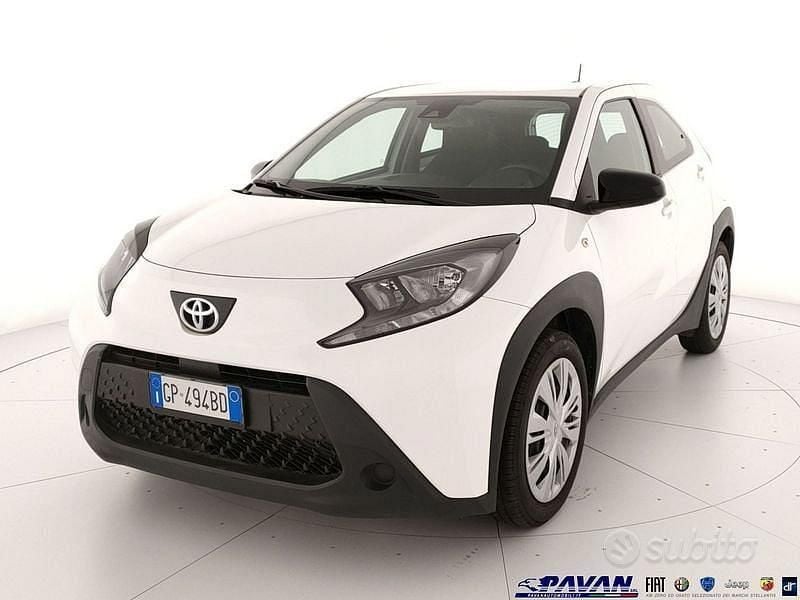 Bianco Usata 2023 Toyota Aygo X Active SUV | 12.950 € (Ottimo prezzo) - Immagine 1/4
