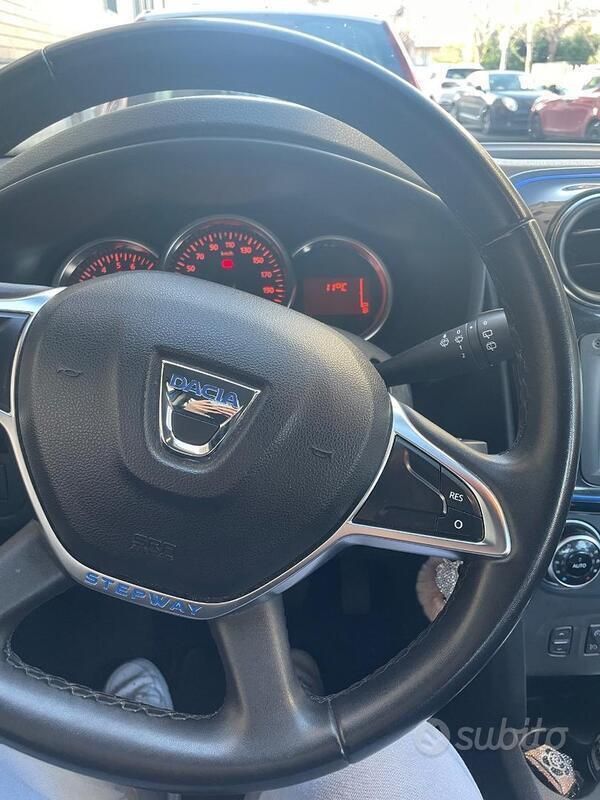 Usata Dacia Sandero 90 CV (66 kW) 2020 Blu Utilitaria