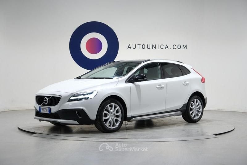 Usata Volvo V40 CC Plus 120 CV (88 kW) 2018 Bianco Station wagon