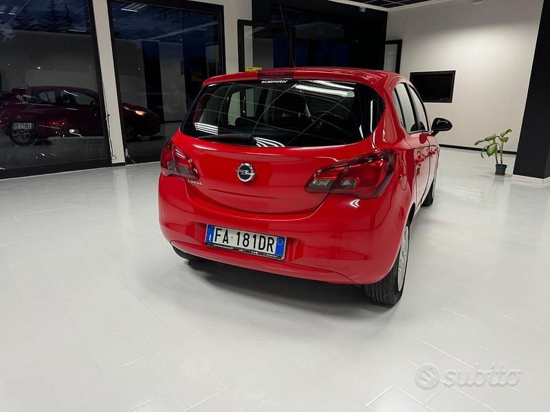 Usata Opel Corsa Cosmo 90 CV (66 kW) 2015 Rosso Berlina