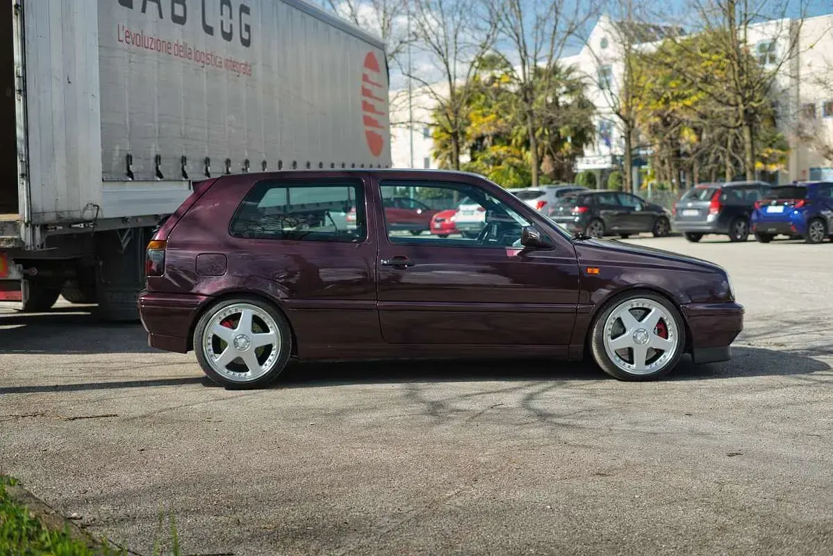 Usata VW Golf III 174 CV (127 kW) 1994 Viola Berlina