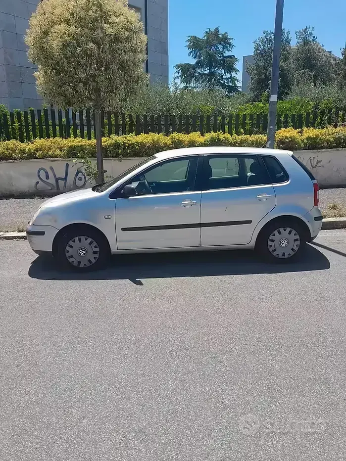 Usata VW Polo 75 CV (55 kW) 2004 Grigio Utilitaria