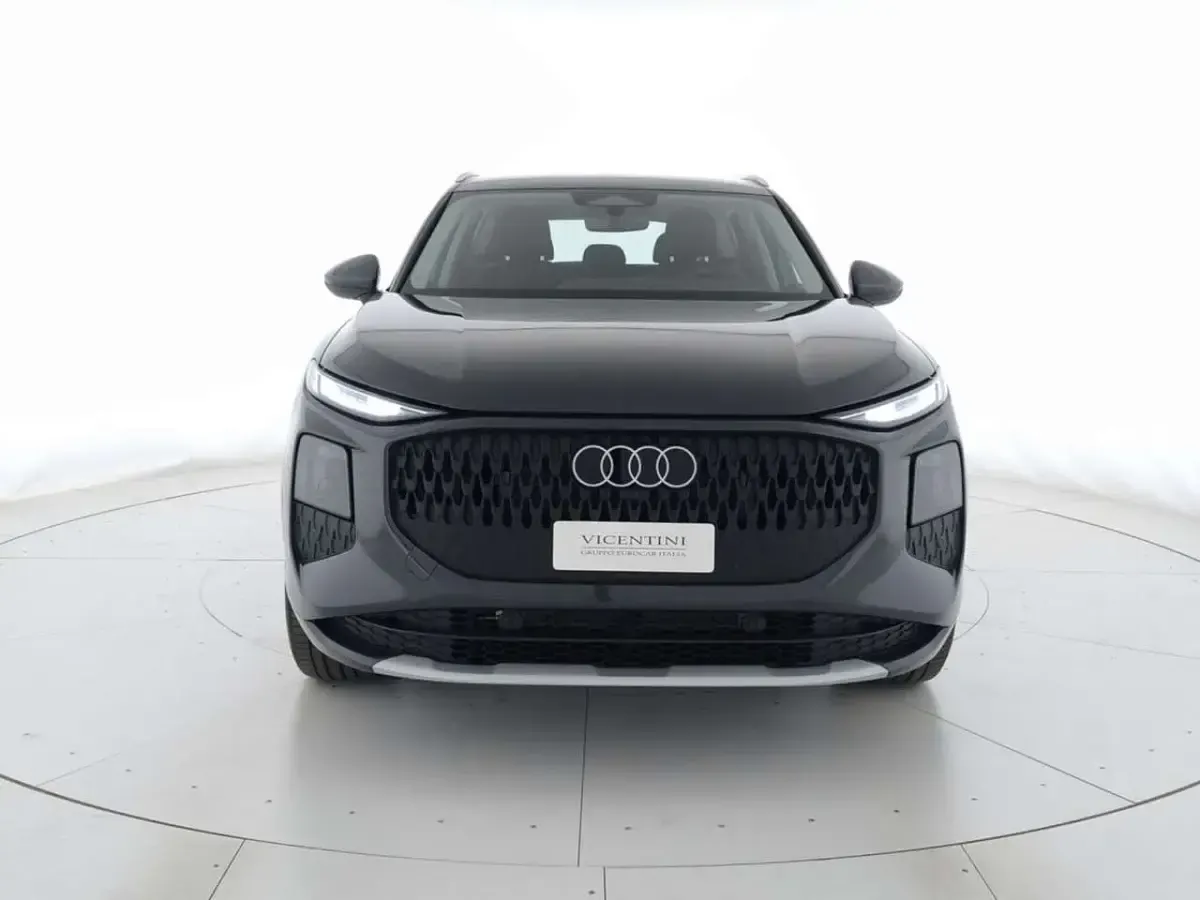 Nuova Audi Q3 Advanced 272 CV (200 kW) 2026 Grigio tambora metallico SUV