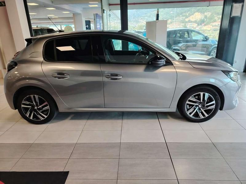 Usata Peugeot 208 Allure 101 CV (74 kW) 2023 Grigio Utilitaria
