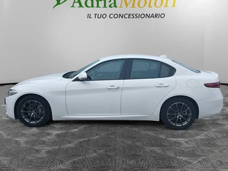 Usata Alfa Romeo Giulia Business 160 CV (117 kW) 2021 Bianco Berlina