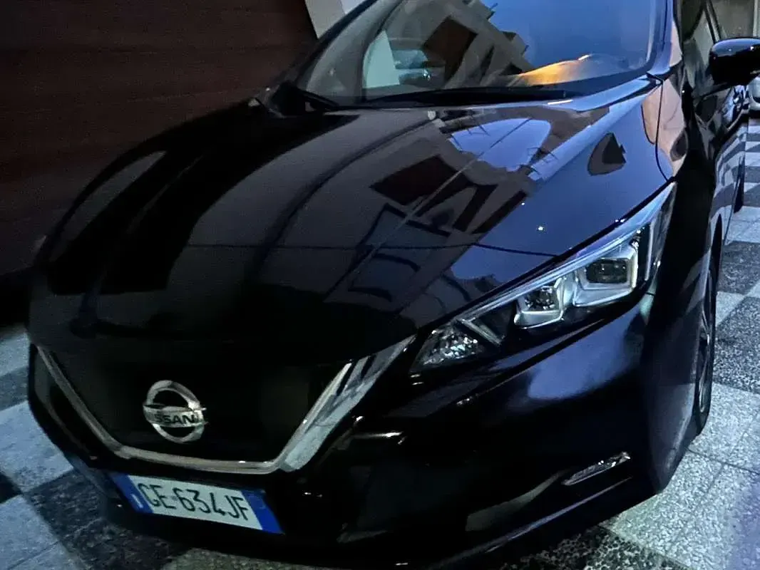 Usata Nissan Leaf Tekna 89 kW (122 CV) 2021 Nero Utilitaria