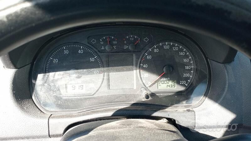 Usata VW Polo 54 CV (39 kW) 2006 Grigio Utilitaria