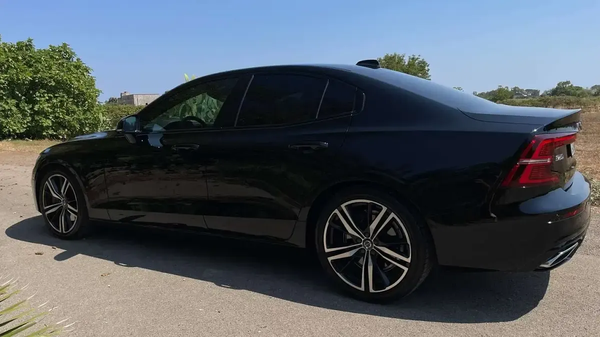 Usata Volvo S60 R-Design 241 CV (177 kW) 2020 Nero Berlina