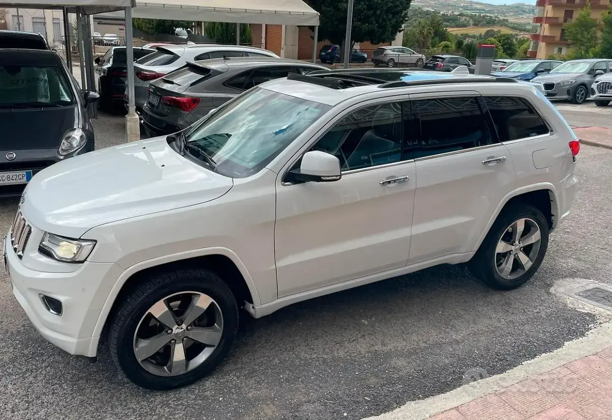 Usata Jeep Grand Cherokee Overland 250 CV (183 kW) 2013 Bianco SUV