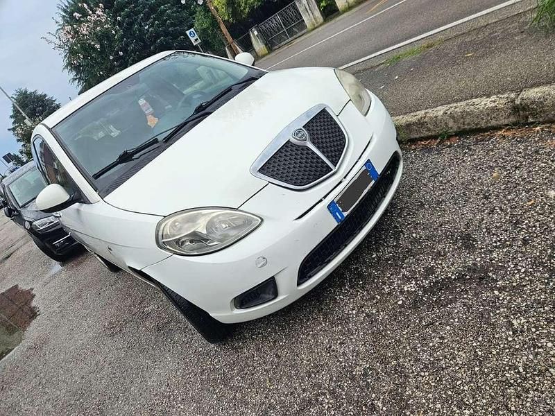 Usata Lancia Ypsilon 75 CV (55 kW) 2010 Utilitaria