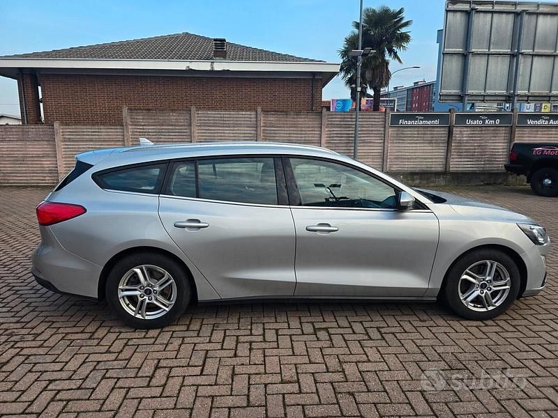 Usata Ford Focus 120 CV (88 kW) 2019 Grigio Station wagon