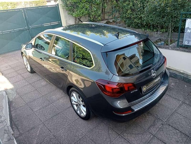 Usata Opel Astra Cosmo 125 CV (91 kW) 2012 Grigio Station wagon