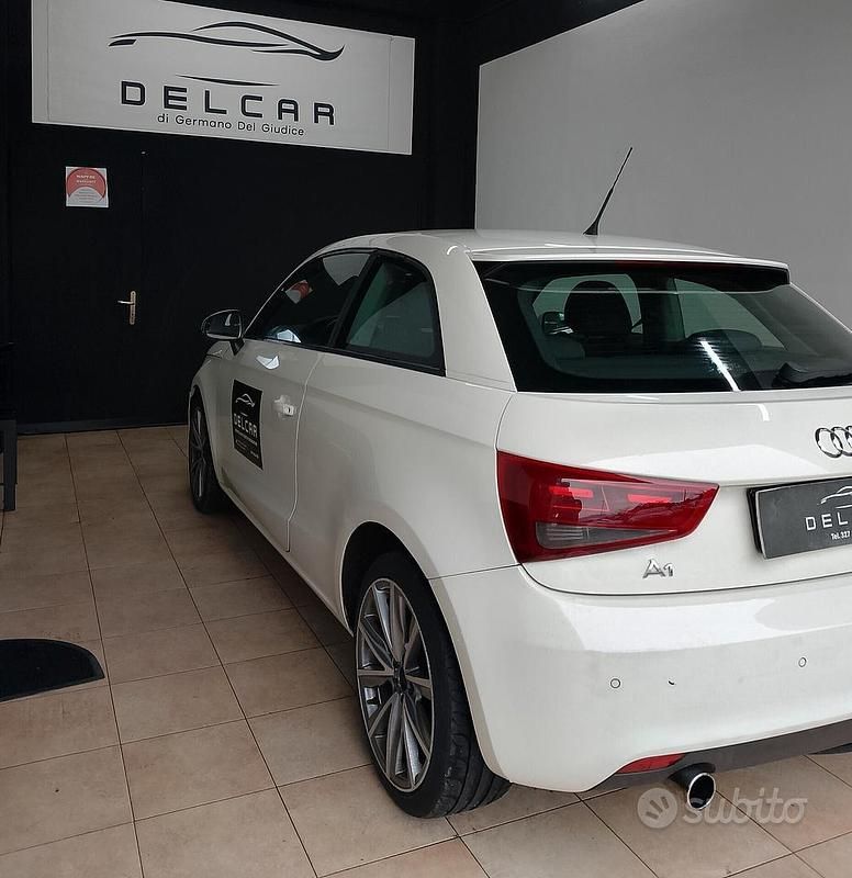 Usata Audi A1 Attraction 105 CV (77 kW) 2011 Bianco Utilitaria